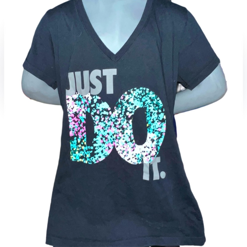 🪩4/$20!! Nike Colorful Slim Fit Athletic Tee “Just Do It” Black Sz M 🪩4/$20!!